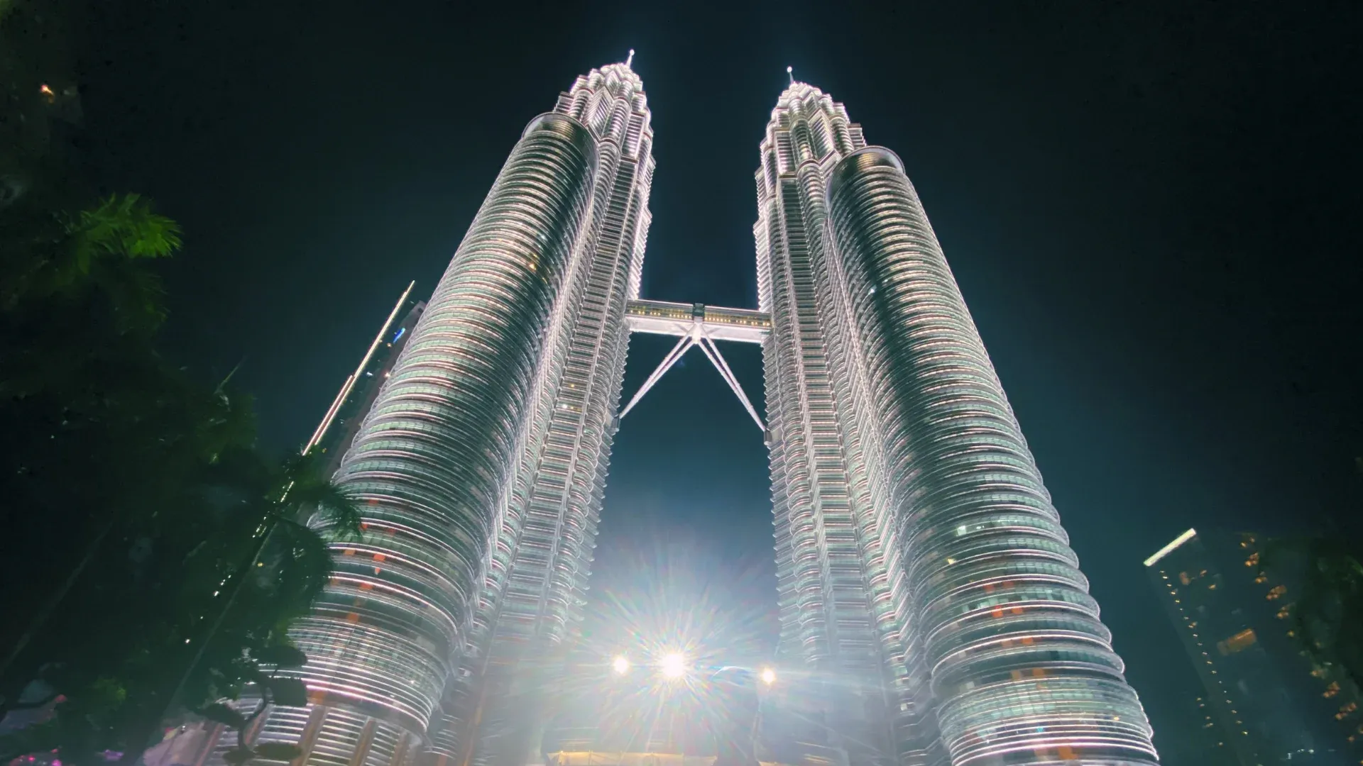 10 điều cần biết khi du lịch Malaysia tự túc