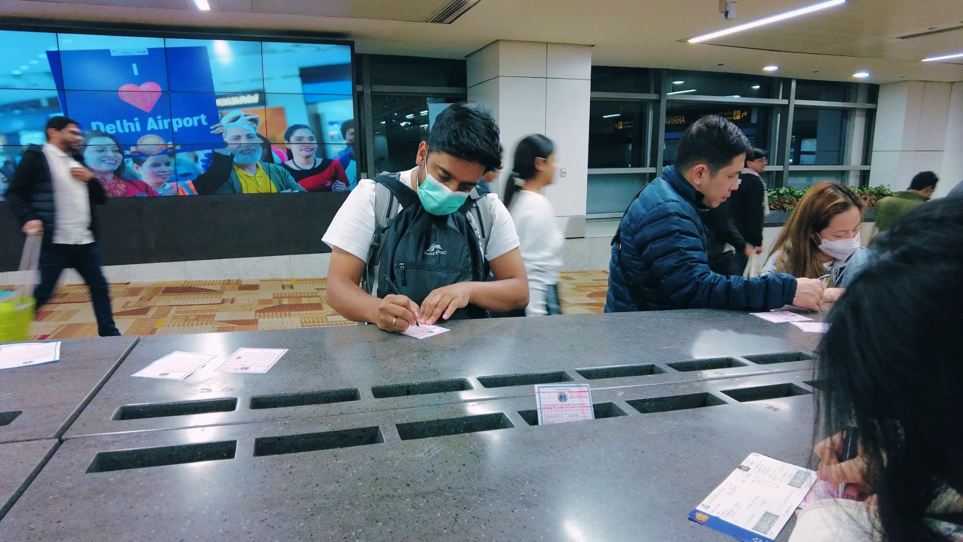 Khu vực khai nhập cảnh